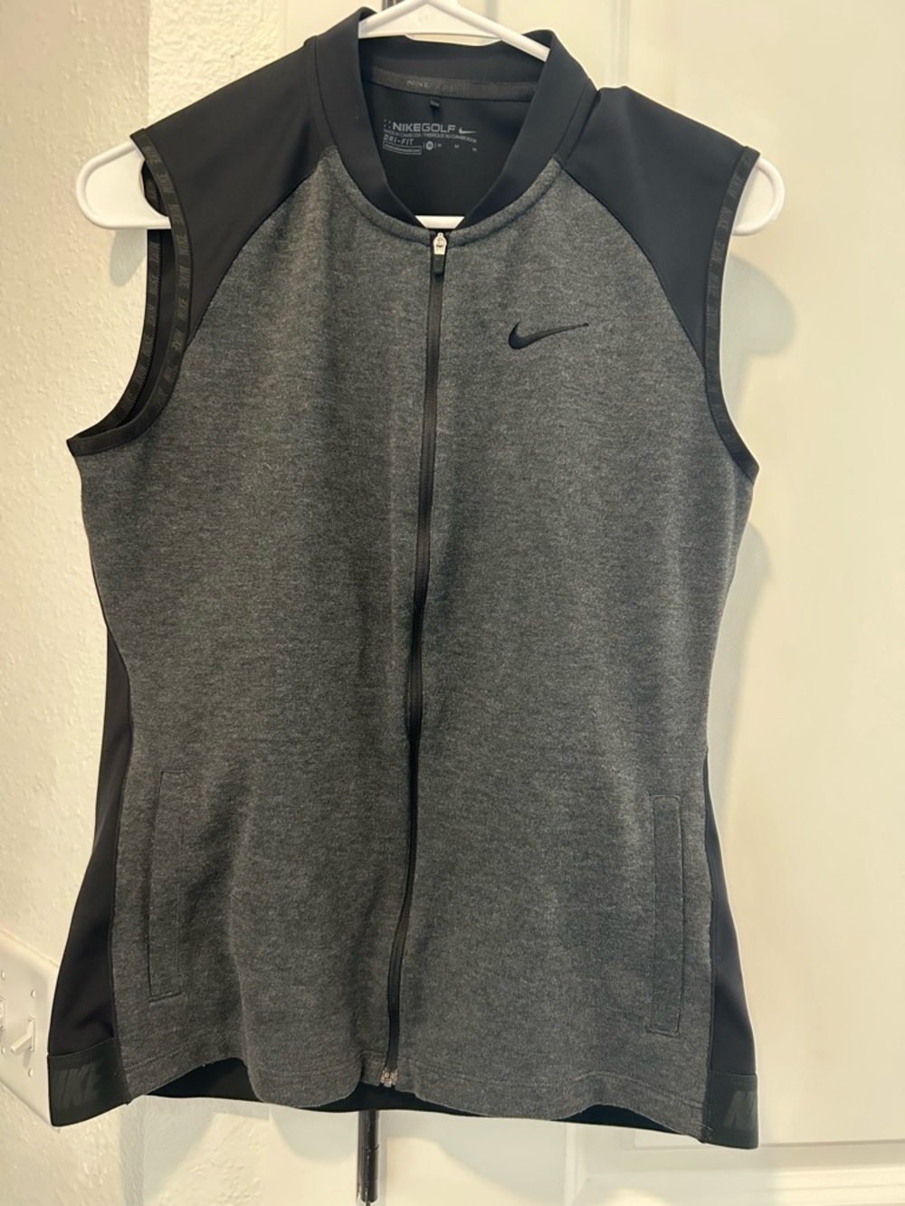Women’s Nike Golf Gray and Black Sleeveless Dri-FIT Vest Size M